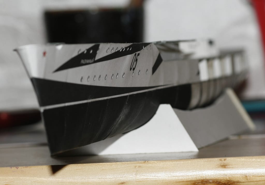 Красное на чёрное