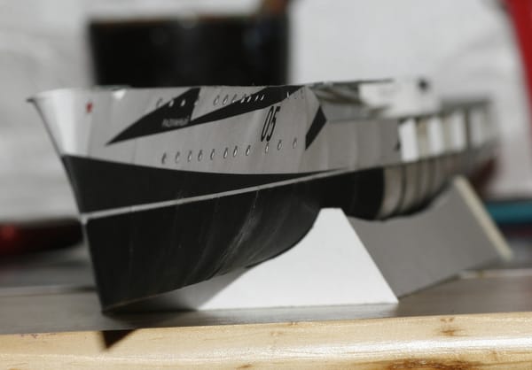 Красное на чёрное